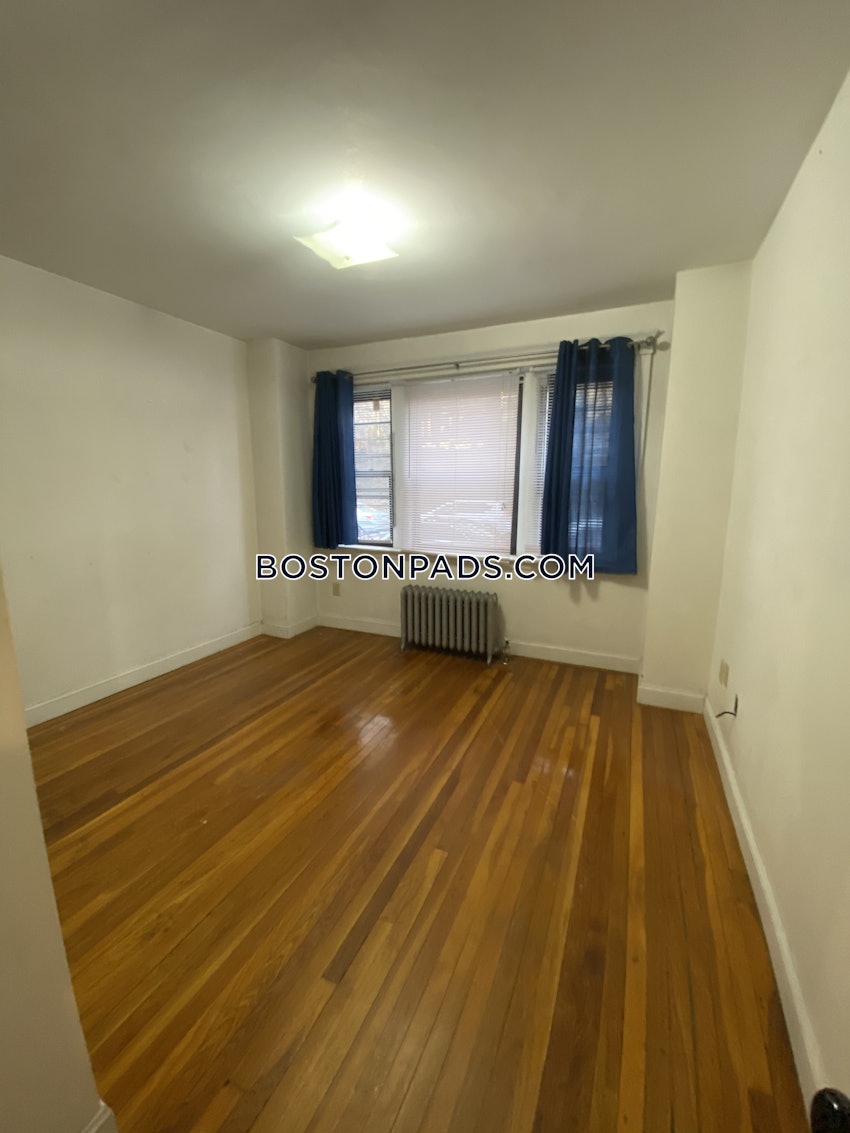 BOSTON - BRIGHTON- WASHINGTON ST./ ALLSTON ST. - 4 Beds, 2 Baths - Image 11