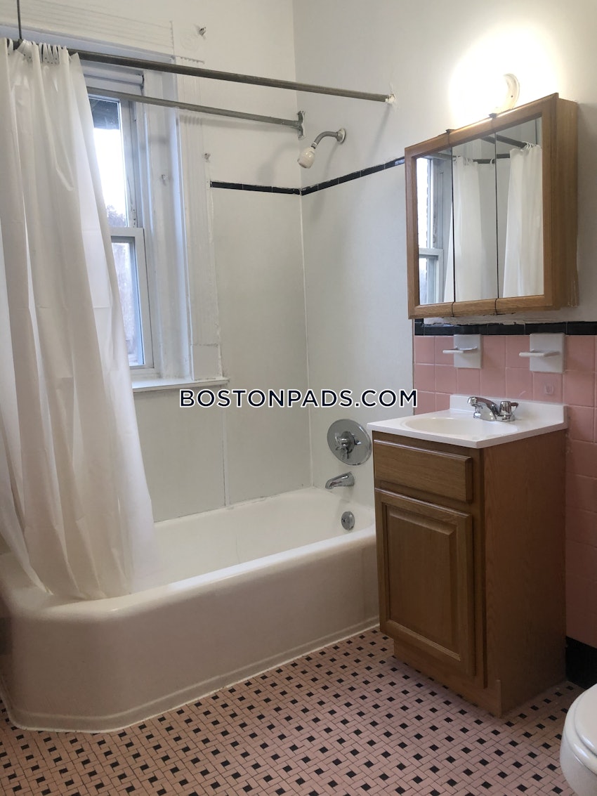 BROOKLINE- WASHINGTON SQUARE - 2 Beds, 1 Bath - Image 15