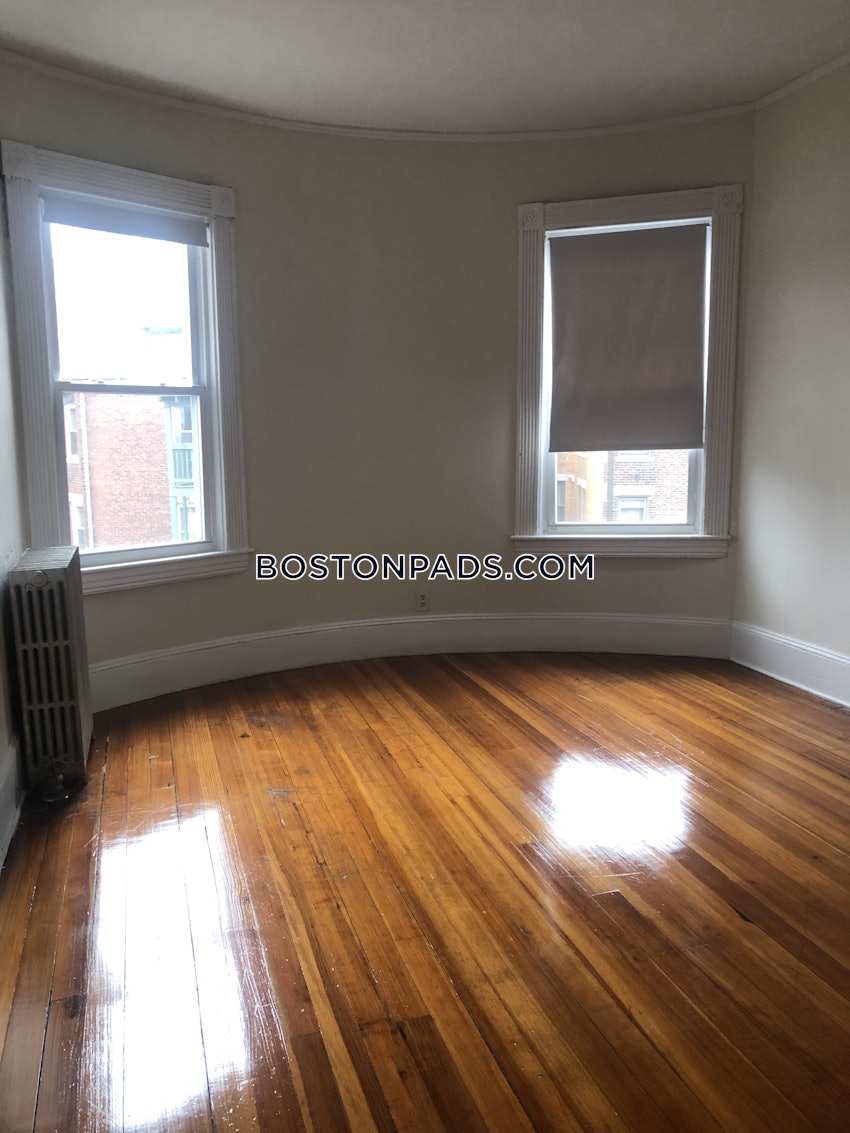 BROOKLINE- WASHINGTON SQUARE - 2 Beds, 1 Bath - Image 19