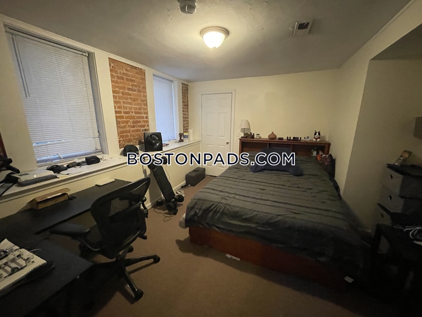 BROOKLINE- BOSTON UNIVERSITY - 6 Beds, 3 Baths - Image 27