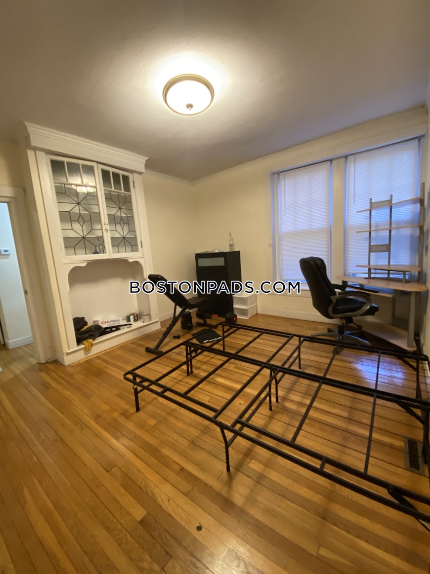 BROOKLINE- BOSTON UNIVERSITY - 6 Beds, 3 Baths - Image 24