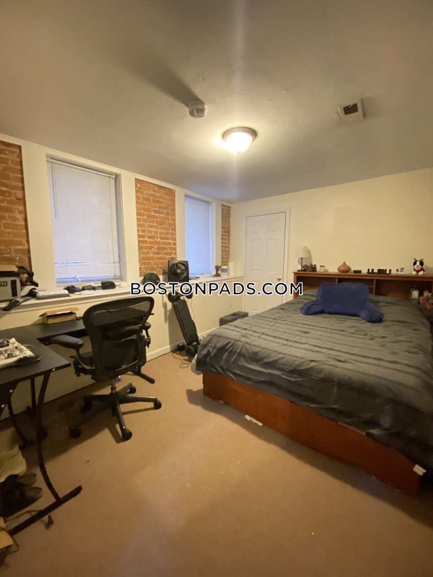 BROOKLINE- BOSTON UNIVERSITY - 6 Beds, 3 Baths - Image 31