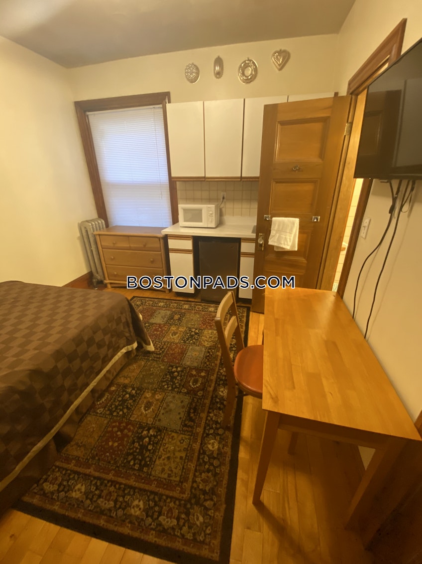 Boston - $1,700+ /month