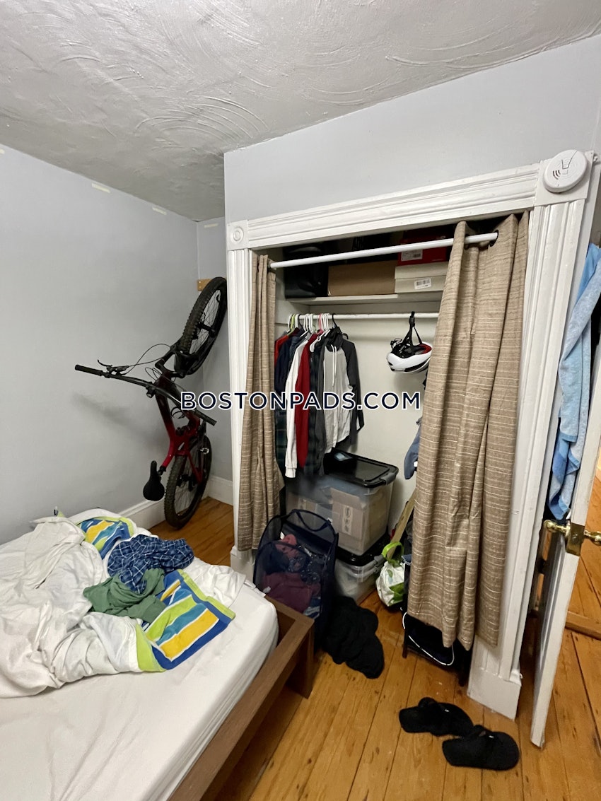 BOSTON - MISSION HILL - 3 Beds, 1 Bath - Image 3