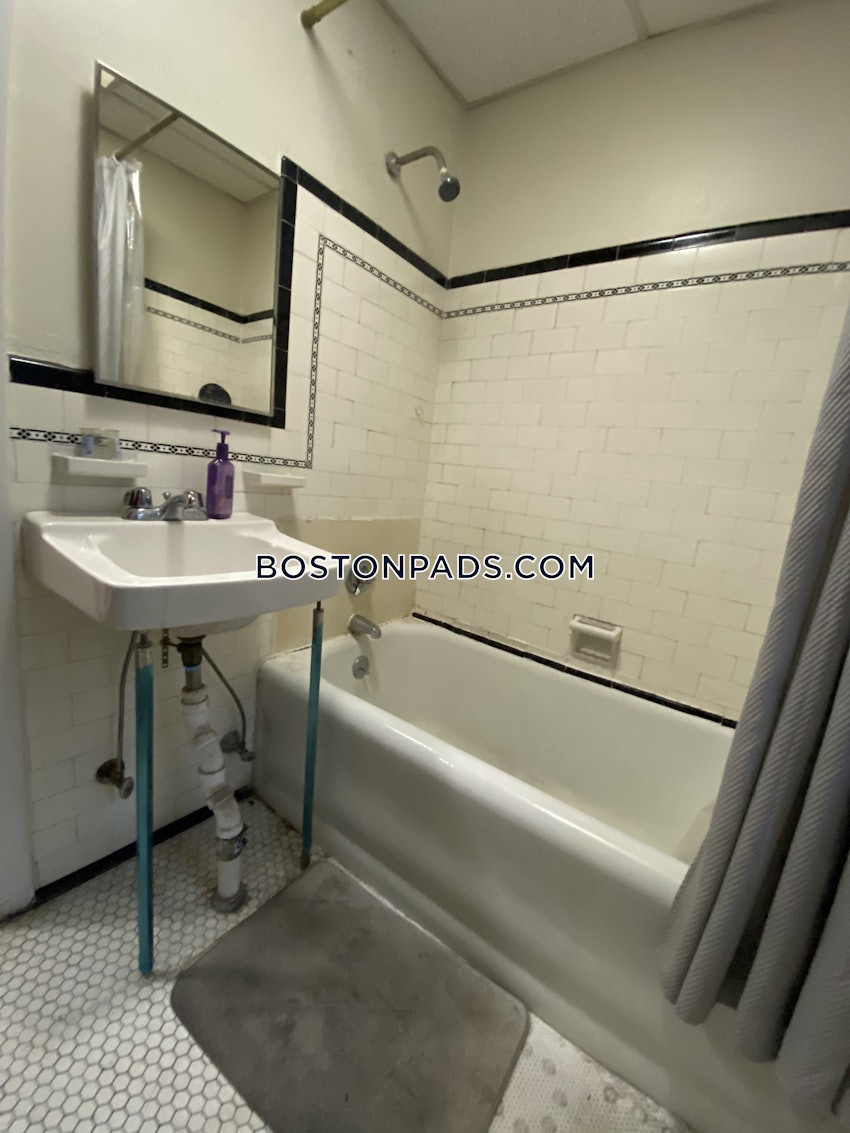 MEDFORD - MEDFORD SQUARE - Studio , 1 Bath - Image 9