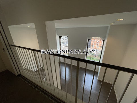 Atlantic Ave. Boston photo 6