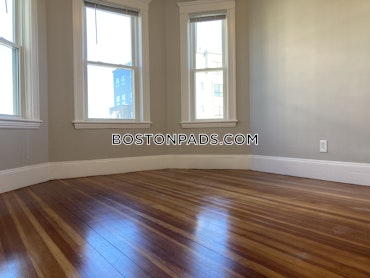 Boston - 4 Beds, 2 Baths