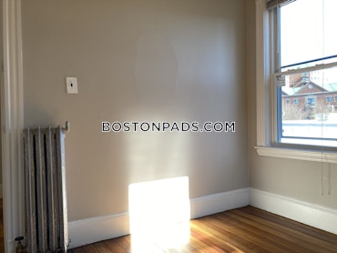 Boston - 4 Beds, 2 Baths