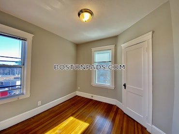 Boston - 4 Beds, 2 Baths