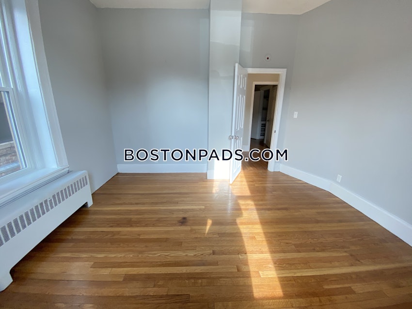 BOSTON - BACK BAY - 3 Beds, 1 Bath - Image 25
