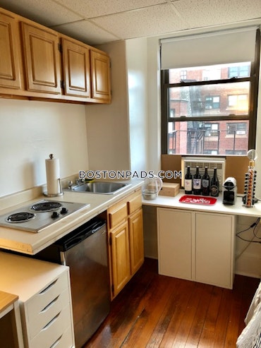 Boston - 0 Beds, 1 Baths