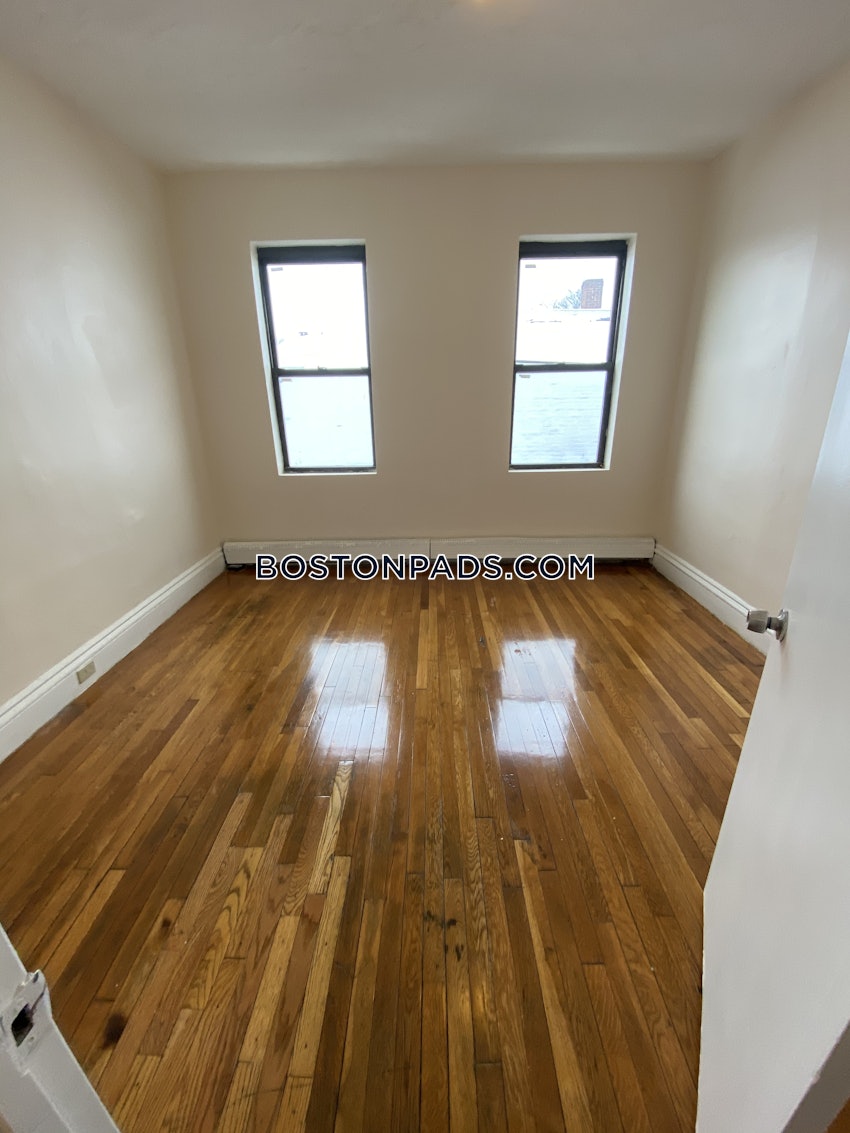 BOSTON - DORCHESTER - FOUR CORNERS - 5 Beds, 1 Bath - Image 14