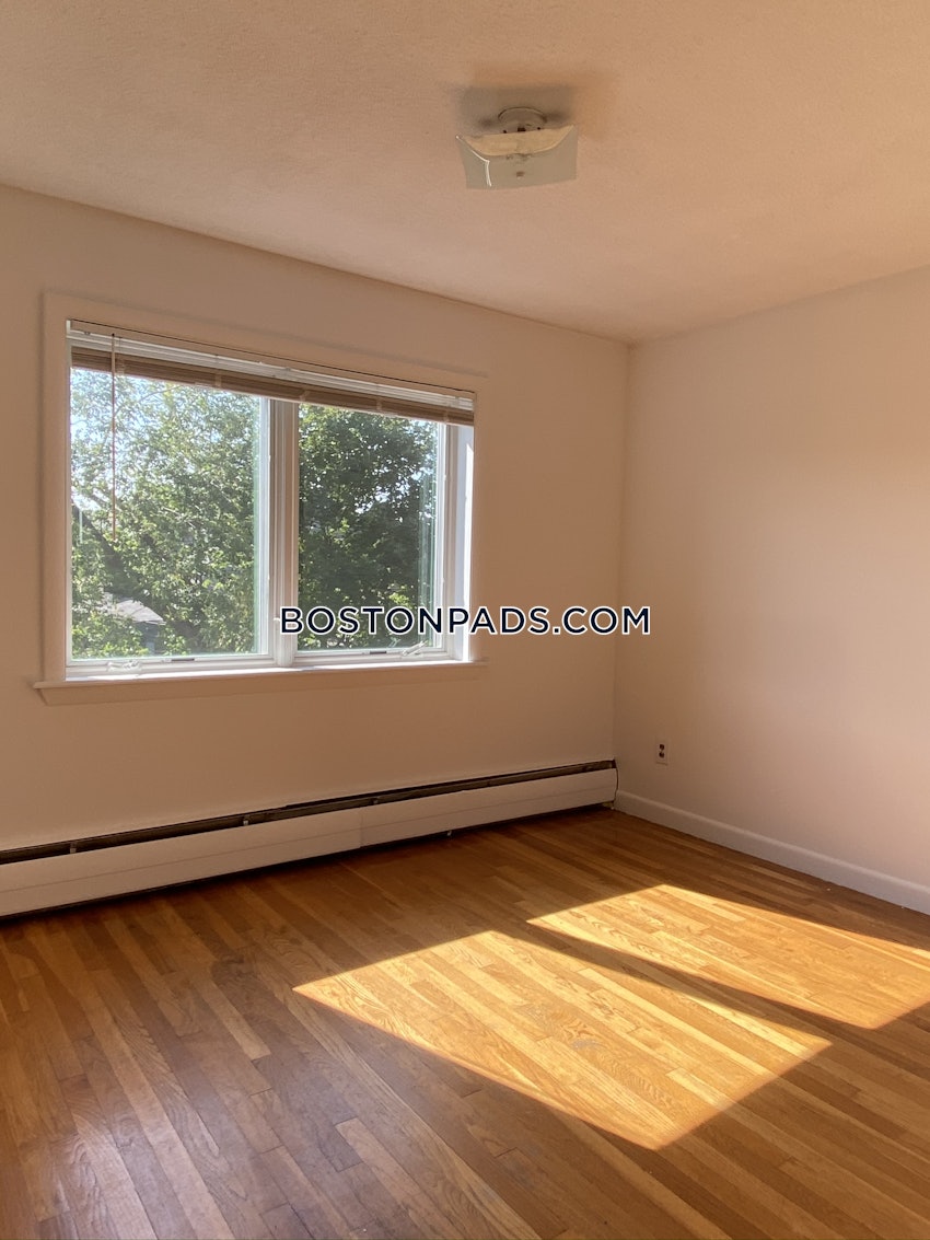 BOSTON - JAMAICA PLAIN - JAMAICA POND/PONDSIDE - 2 Beds, 1 Bath - Image 4