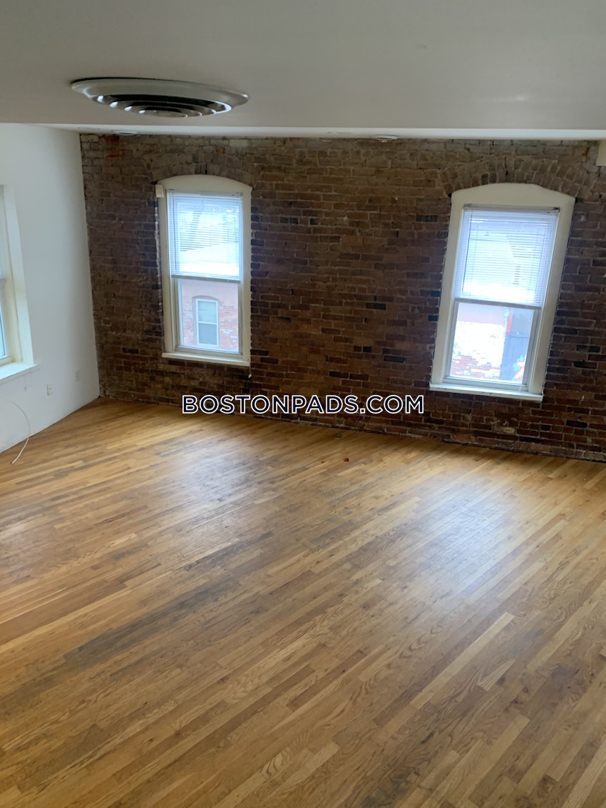 BOSTON - MISSION HILL - 2 Beds, 1.5 Baths - Image 47