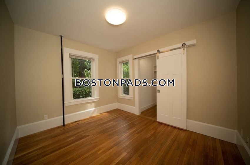 CAMBRIDGE - HARVARD SQUARE - 4 Beds, 2 Baths - Image 25