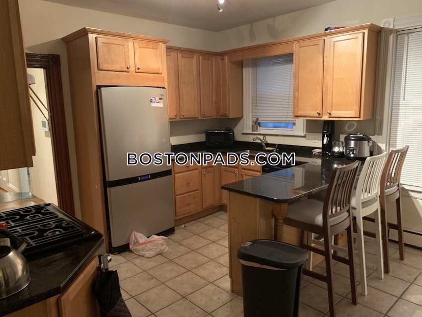 BOSTON - MISSION HILL - 3 Beds, 1 Bath - Image 15