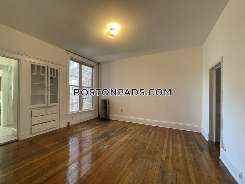 BOSTON - ALLSTON - 3 Beds, 1 Bath - Image 34