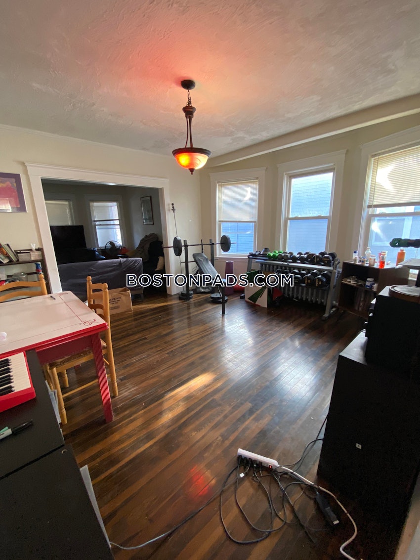 BOSTON - BRIGHTON- WASHINGTON ST./ ALLSTON ST. - 5 Beds, 2.5 Baths - Image 11