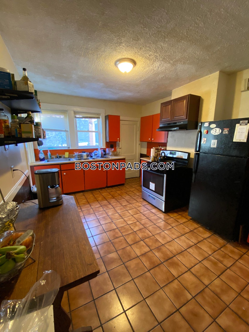 BOSTON - BRIGHTON- WASHINGTON ST./ ALLSTON ST. - 5 Beds, 2.5 Baths - Image 12