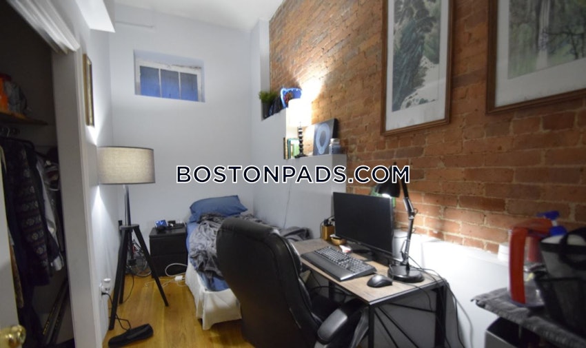 BOSTON - FENWAY/KENMORE - 4 Beds, 2 Baths - Image 1