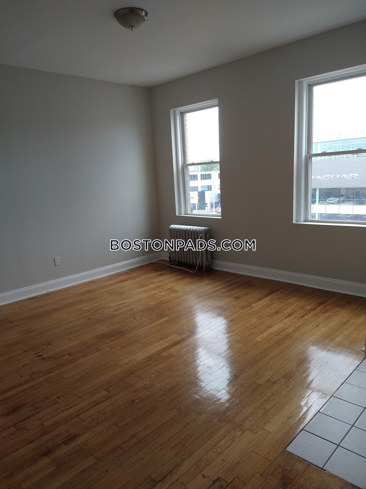 Commonwealth Ave., Boston