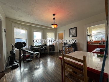 Boston - 5 Beds, 2.5 Baths