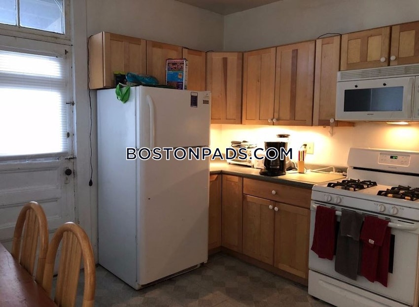 BOSTON - MISSION HILL - 3 Beds, 2 Baths - Image 7