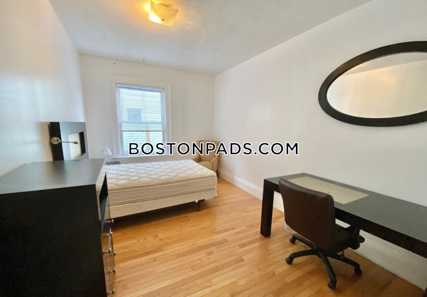 BROOKLINE- COOLIDGE CORNER - 6 Beds, 3 Baths - Image 9