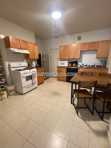 Boston - 2 Beds, 1 Baths