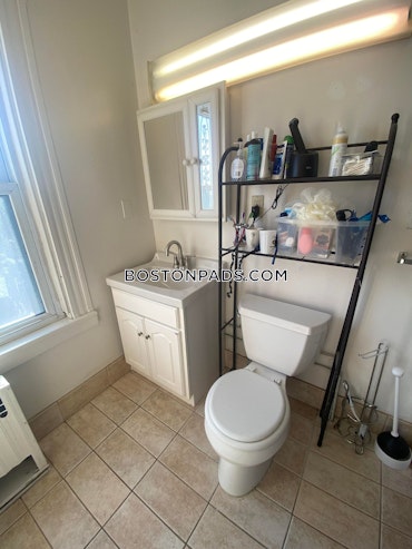 Boston - 4 Beds, 2 Baths