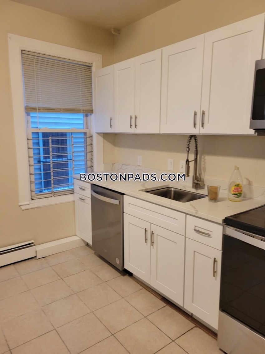 BOSTON - MISSION HILL - 3 Beds, 1 Bath - Image 17