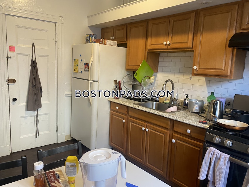 BOSTON - NORTHEASTERN/SYMPHONY - 4 Beds, 1 Bath - Image 4