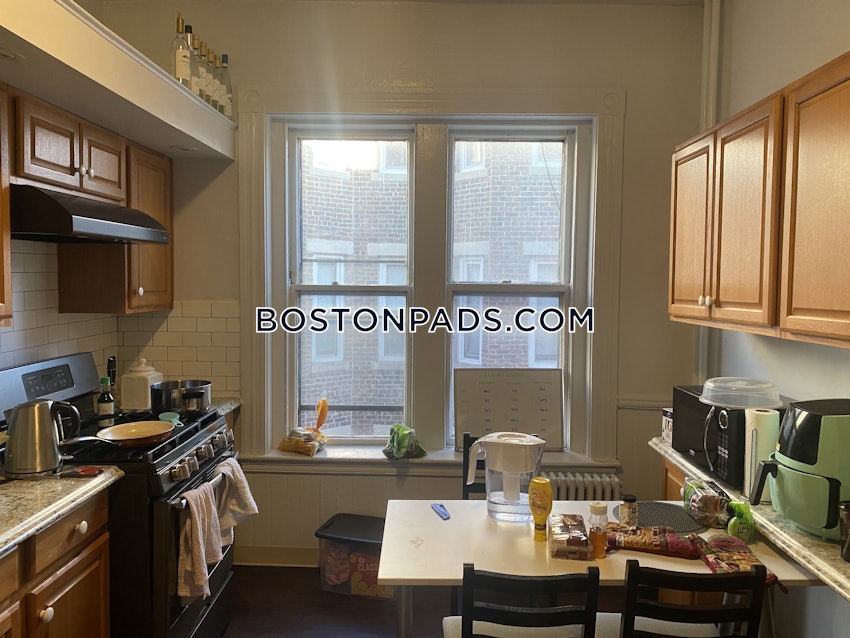 BOSTON - NORTHEASTERN/SYMPHONY - 4 Beds, 1 Bath - Image 9
