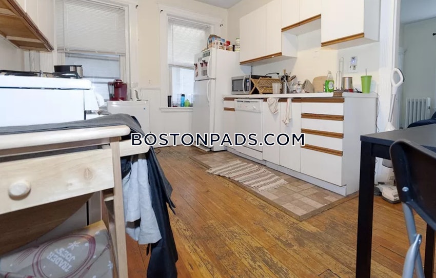 BOSTON - FENWAY/KENMORE - 5 Beds, 2 Baths - Image 1