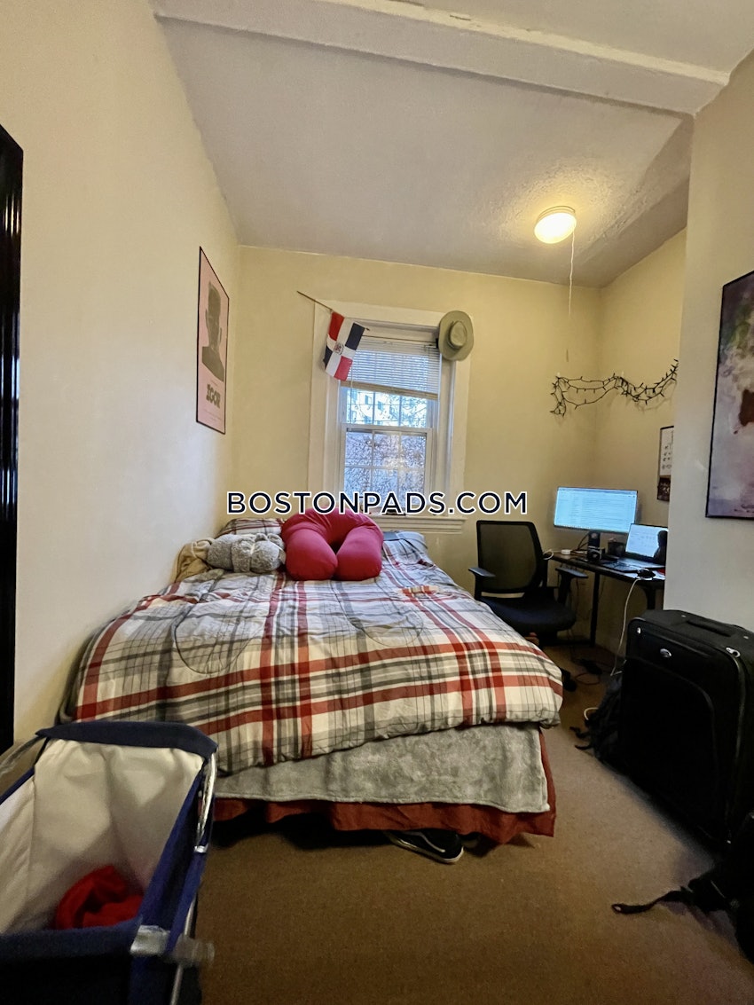 BROOKLINE- BOSTON UNIVERSITY - 3 Beds, 1 Bath - Image 28