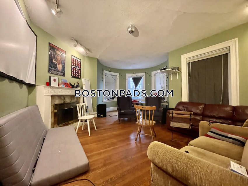 BROOKLINE- BOSTON UNIVERSITY - 3 Beds, 1 Bath - Image 24