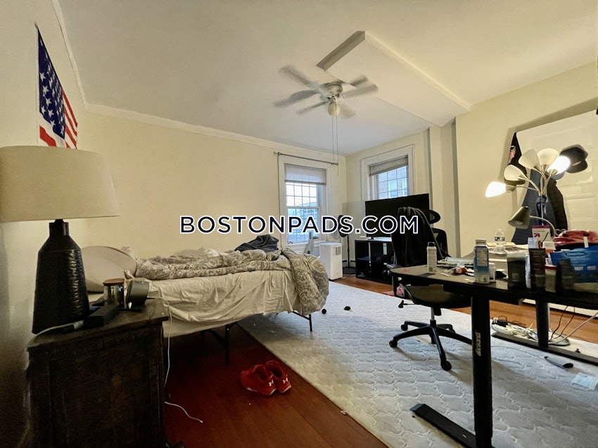 BROOKLINE- BOSTON UNIVERSITY - 3 Beds, 1 Bath - Image 1