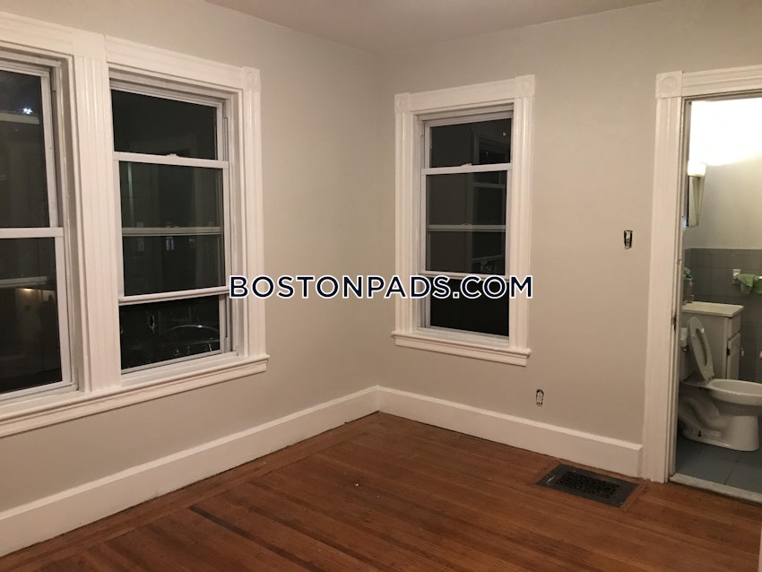 BOSTON - ALLSTON/BRIGHTON BORDER - 4 Beds, 2 Baths - Image 7