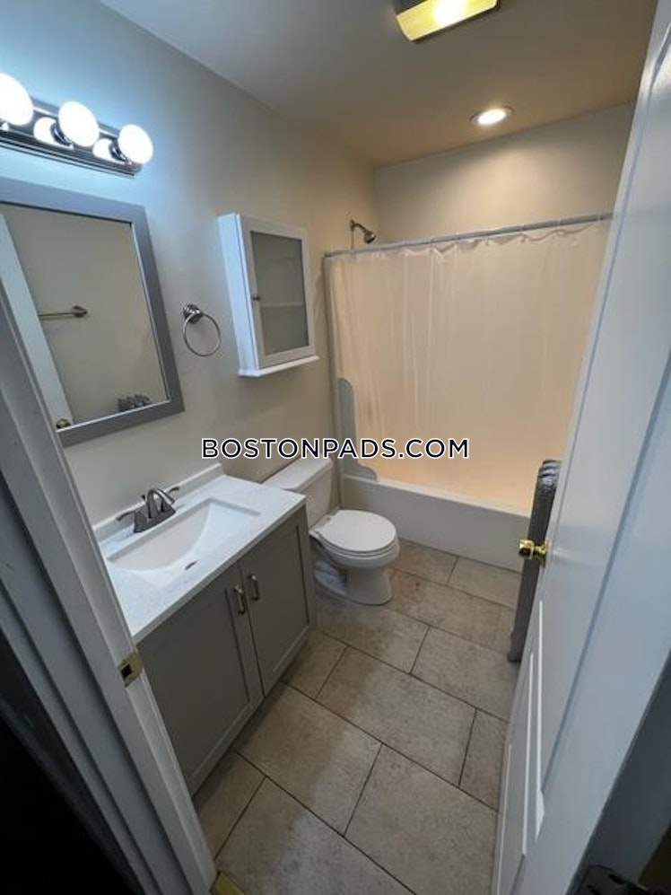 Commonwealth Ave., Boston