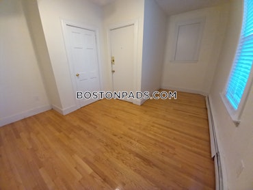 Boston - 6 Beds, 2 Baths