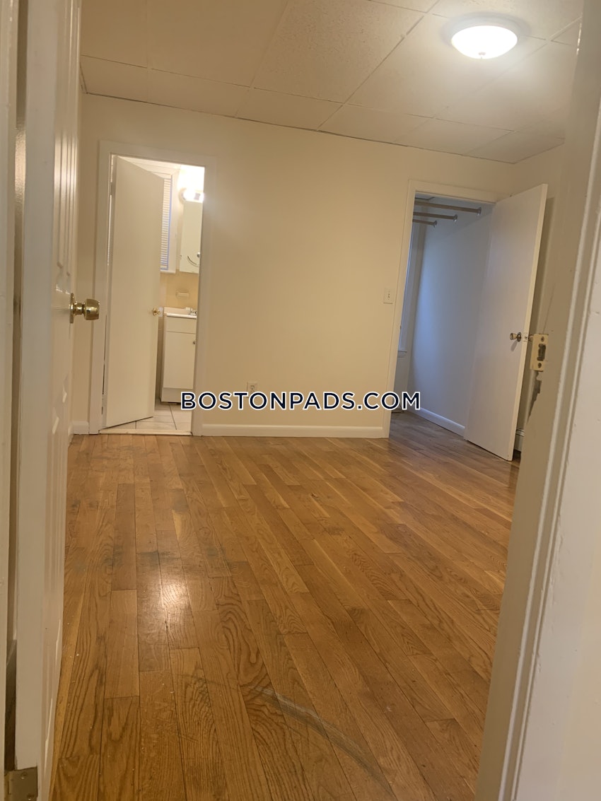 SOMERVILLE - PORTER SQUARE - 1 Bed, 1 Bath - Image 6