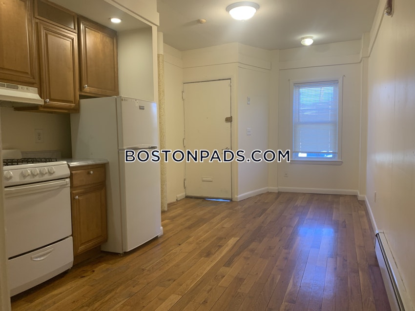 SOMERVILLE - PORTER SQUARE - 1 Bed, 1 Bath - Image 5