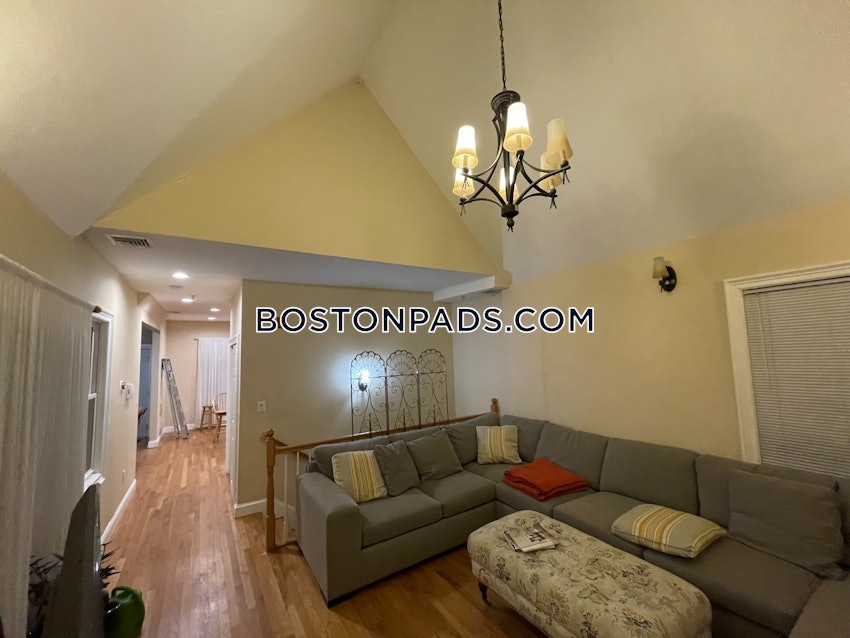 BOSTON - ROXBURY - 3 Beds, 2 Baths - Image 1