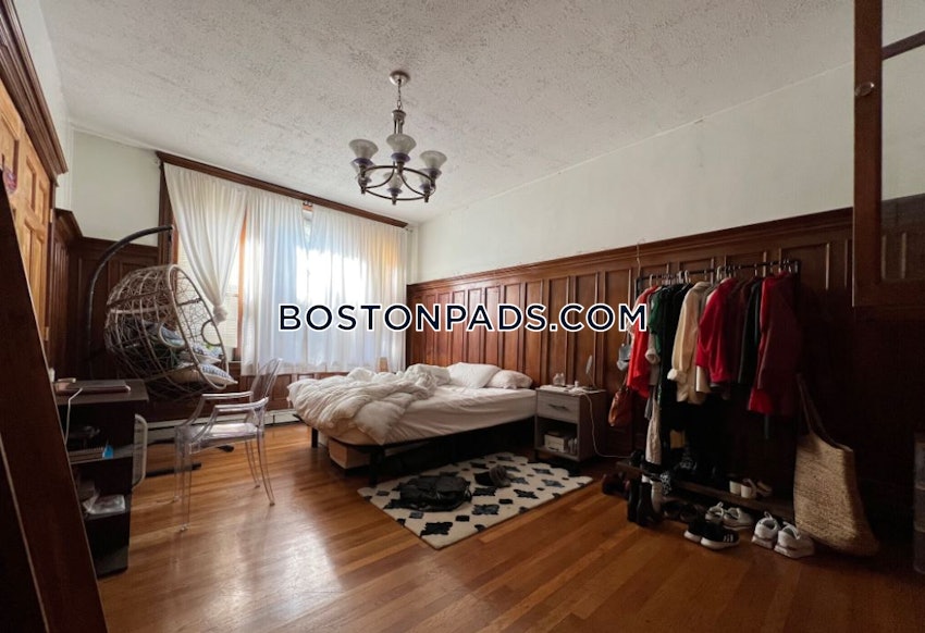 BROOKLINE- COOLIDGE CORNER - 5 Beds, 2 Baths - Image 7