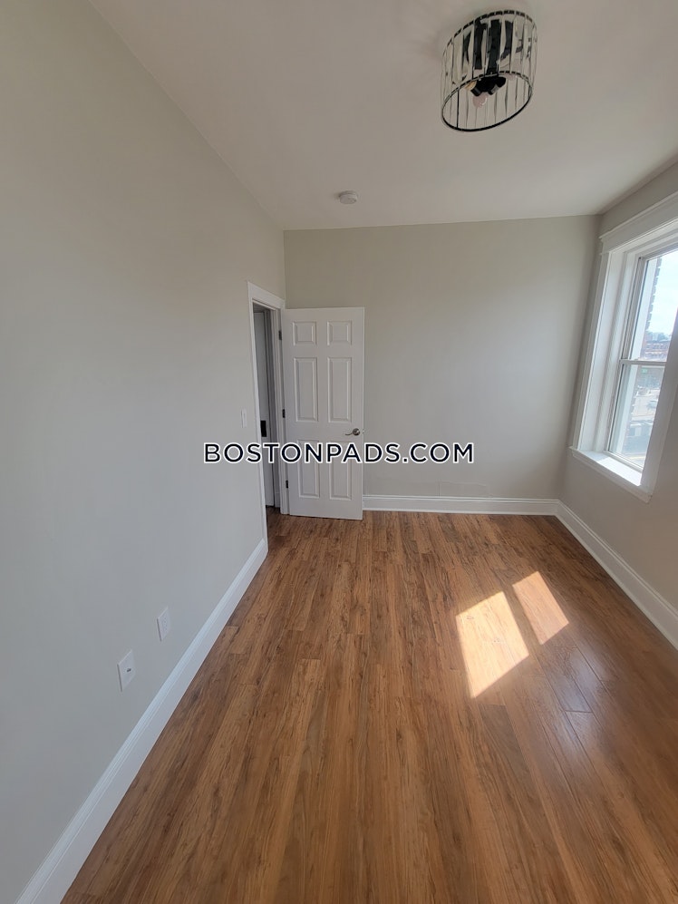 Commonwealth Ave., Boston