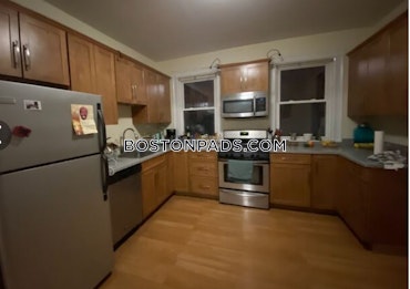 Boston - 4 Beds, 2 Baths