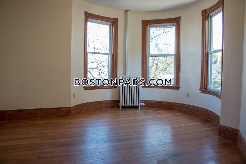 BOSTON - JAMAICA PLAIN - JAMAICA POND/PONDSIDE - 4 Beds, 1 Bath - Image 5