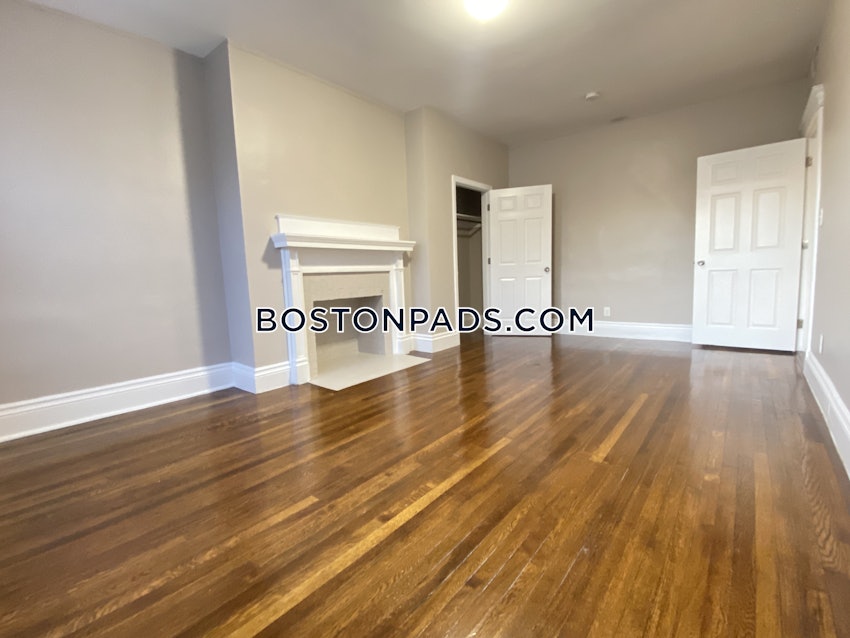 BOSTON - ROXBURY - 4 Beds, 1.5 Baths - Image 4
