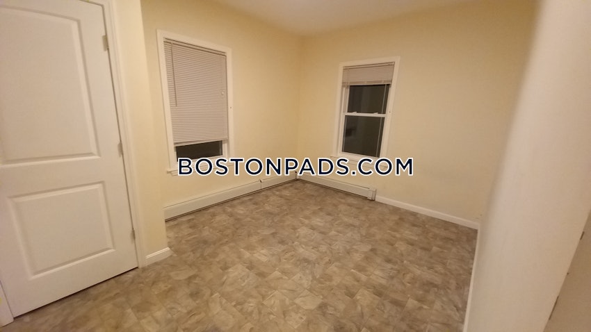 REVERE - 3 Beds, 1 Bath - Image 10