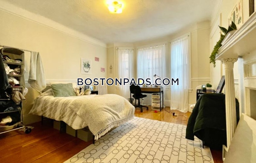 BROOKLINE- COOLIDGE CORNER - 4 Beds, 2 Baths - Image 8